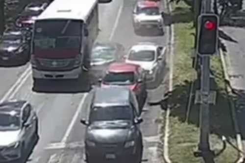 Video: Incomprensible accidente vial en avenida Tecnológico de Metepec